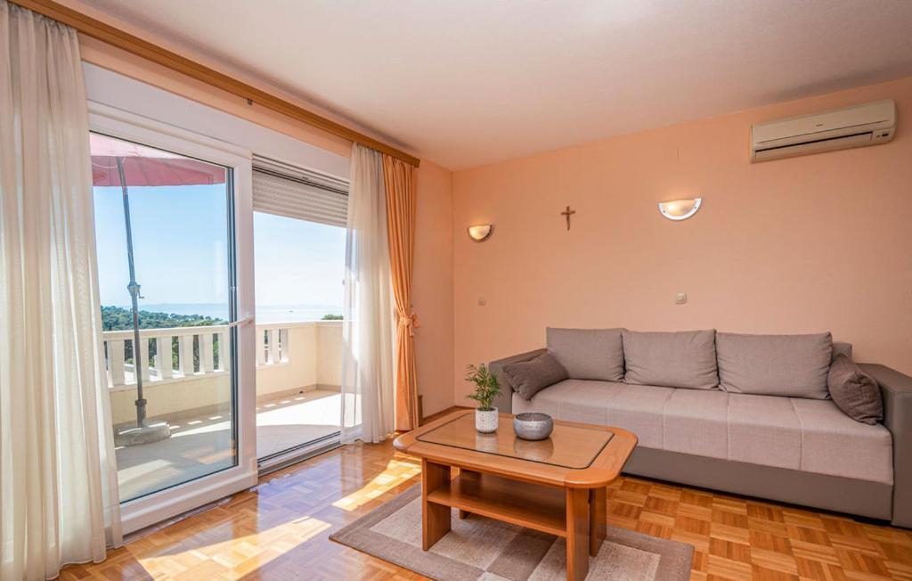 Mira Apartment